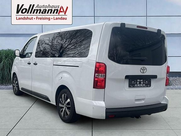 Gebraucht Toyota Proace Verso Lounge 177 PS (130 kW) 2024 Icy white Kombi