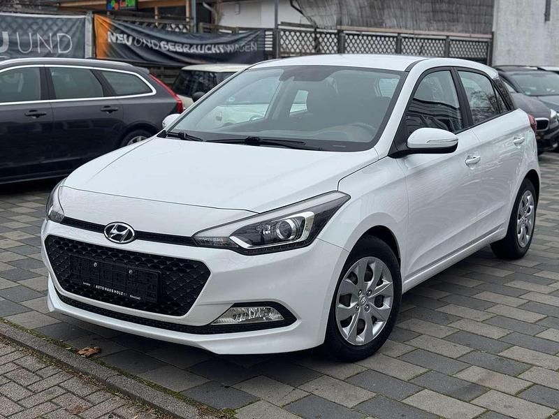 Weiß Gebraucht 2017 Hyundai i20 Kleinwagen | 12.500 € (Fairer Preis) - Bild 1/4