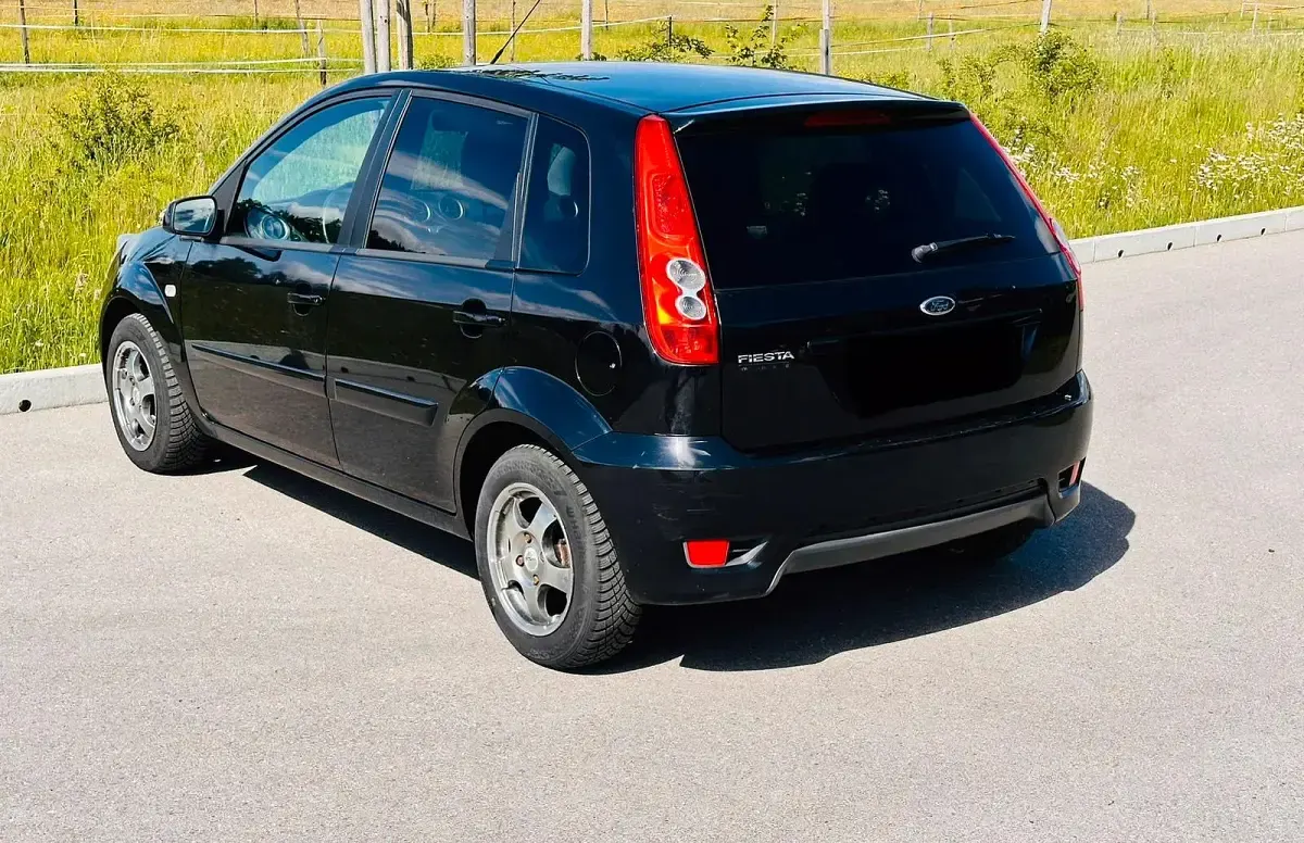 Gebraucht Ford Fiesta 75 PS (55 kW) 2009 Schwarz Kleinwagen