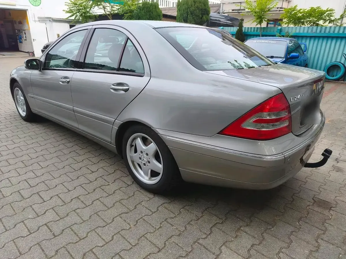 Gebraucht Mercedes C240 170 PS (125 kW) 2004 Grau Limousine