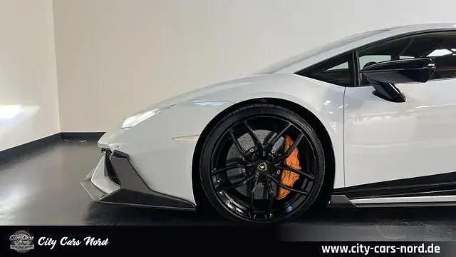 Second-hand Lamborghini Huracán 610 CP (448 kW) 2015 Alb Coupe