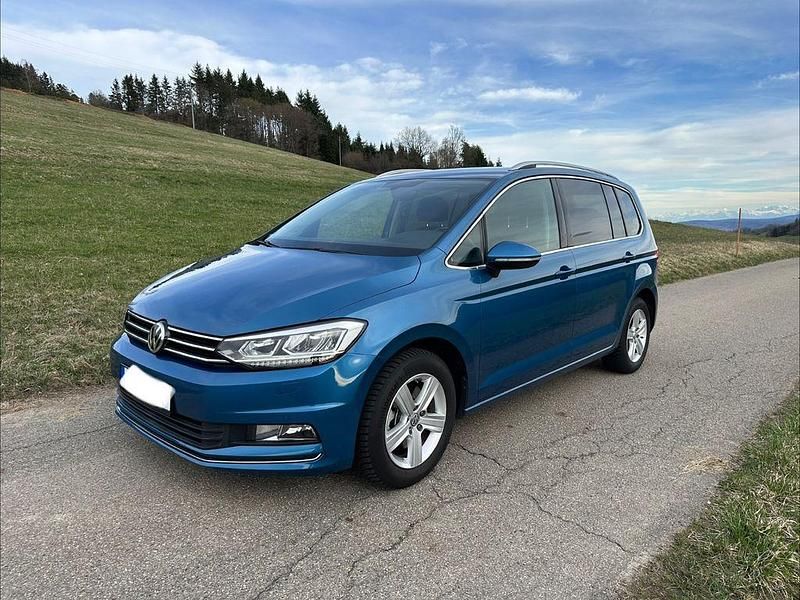Gebraucht VW Touran Highline 150 PS (110 kW) 2016 Blau Van / Kleinbus