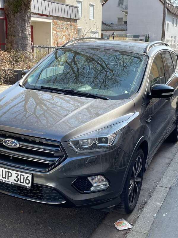 Grau Gebraucht 2019 Ford Kuga ST-Line SUV | 19.850 € (Fairer Preis) - Bild 1/4