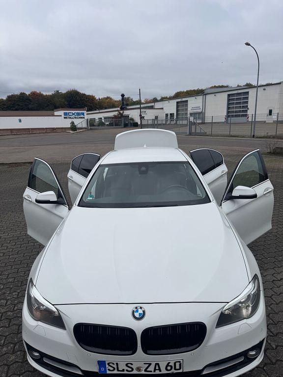 Weiß Gebraucht 2014 BMW 520 Luxury Line Limousine | 10.999 € (Fairer Preis) - Bild 1/4