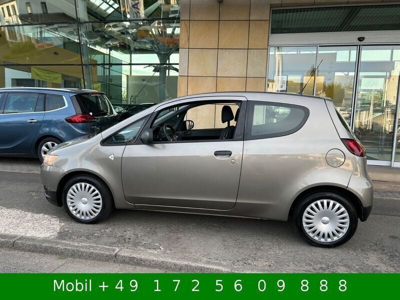 Grau Gebraucht 2010 Mitsubishi Colt Inform Limousine | 1.999 € (Guter Preis) - Bild 1/4