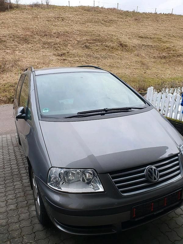 Gebraucht VW Sharan 140 PS (102 kW) 2010 Silber Van / Kleinbus