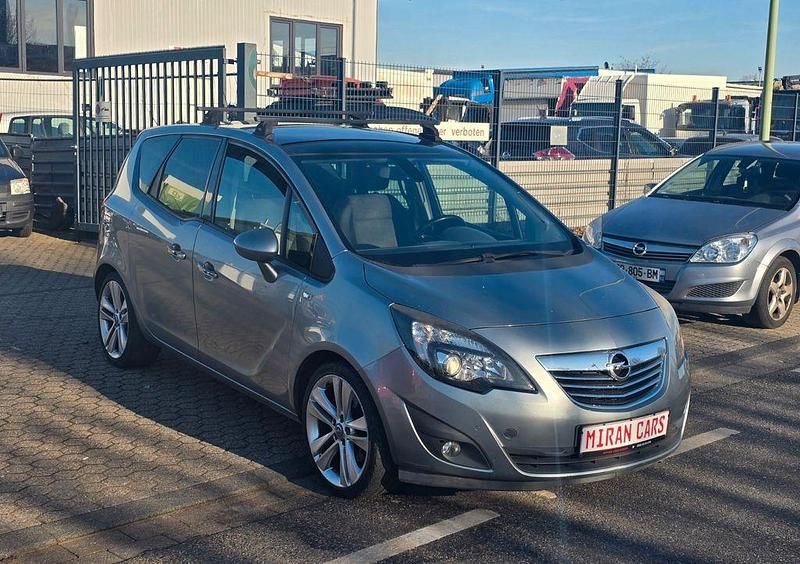 Silber Gebraucht 2011 Opel Meriva Innovation Van / Kleinbus | 2.250 € (Superpreis) - Bild 1/4