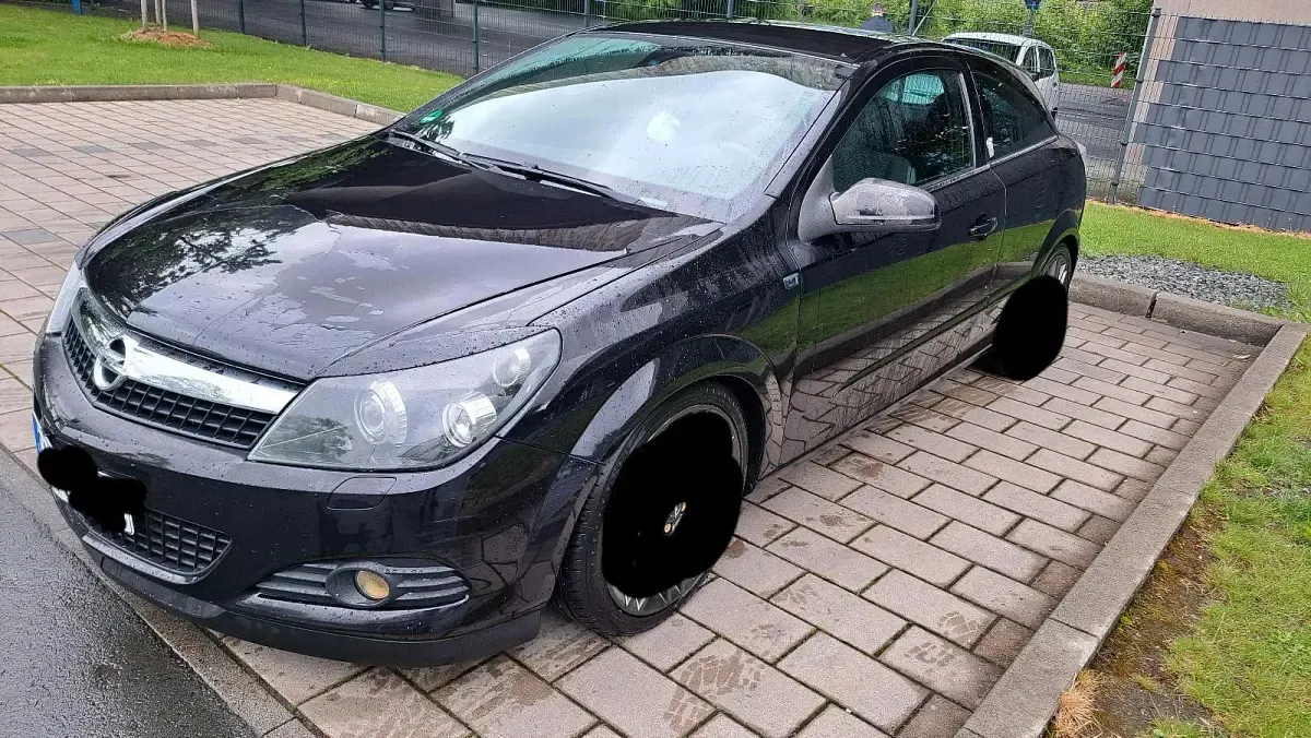 Gebraucht Opel Astra GTC 140 PS (102 kW) 2008 Schwarz Coupé