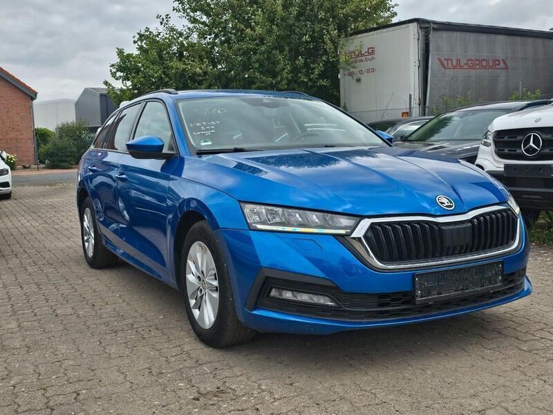 Blau Gebraucht 2021 Skoda Octavia Ambition Kombi | 11.200 € (Etwas zu teuer) - Bild 1/4