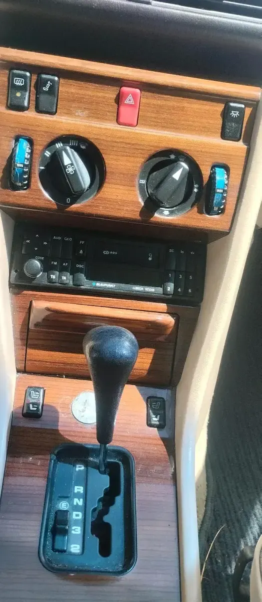 Gebraucht Mercedes 230 136 PS (100 kW) 1985 Blau Limousine