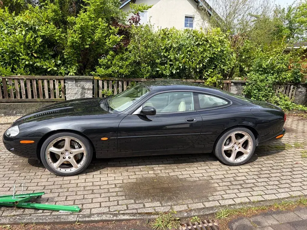 Gebraucht Jaguar XK 375 PS (275 kW) 2000 Schwarz