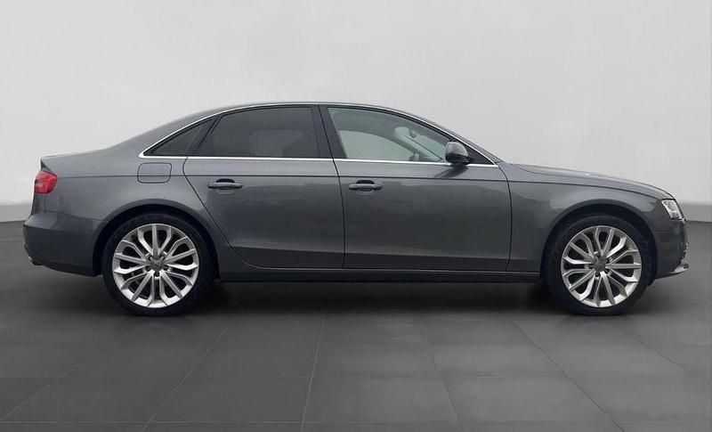 Gebraucht Audi A4 Attraction 300 PS (220 kW) 2012 Grau Limousine