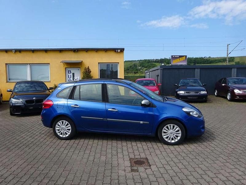 Gebraucht Renault Clio GrandTour 86 PS (63 kW) 2010 Blau Kombi
