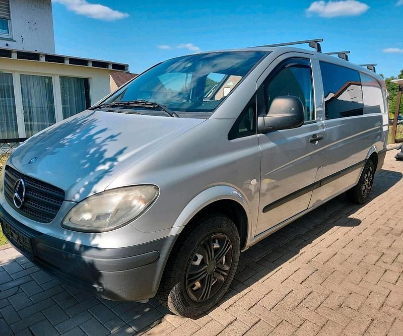 Silber Gebraucht 2008 Mercedes Viano Van / Kleinbus | 5.200 € - Bild 1/4