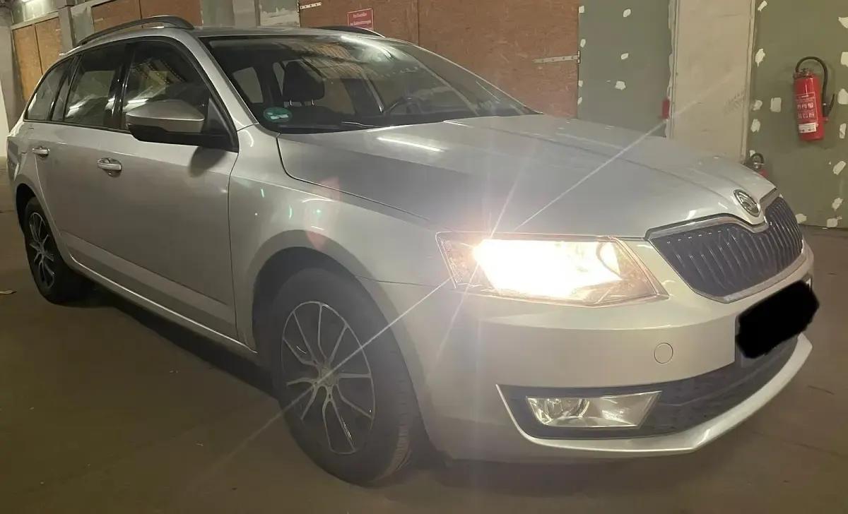 Gebraucht Skoda Octavia 105 PS (77 kW) 2014 Grau Kombi