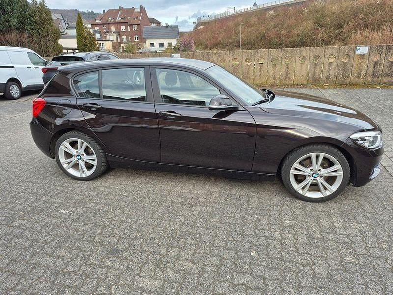 Gebraucht BMW 120 Advantage 190 PS (139 kW) 2019 Braun Kleinwagen