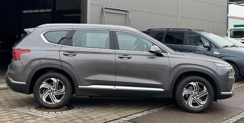 Grau Gebraucht 2022 Hyundai Santa Fe Trend SUV | 35.000 € (Fairer Preis) - Bild 1/4
