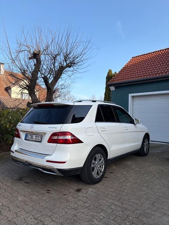 Gebraucht Mercedes ML350 258 PS (189 kW) 2014 Weiß SUV