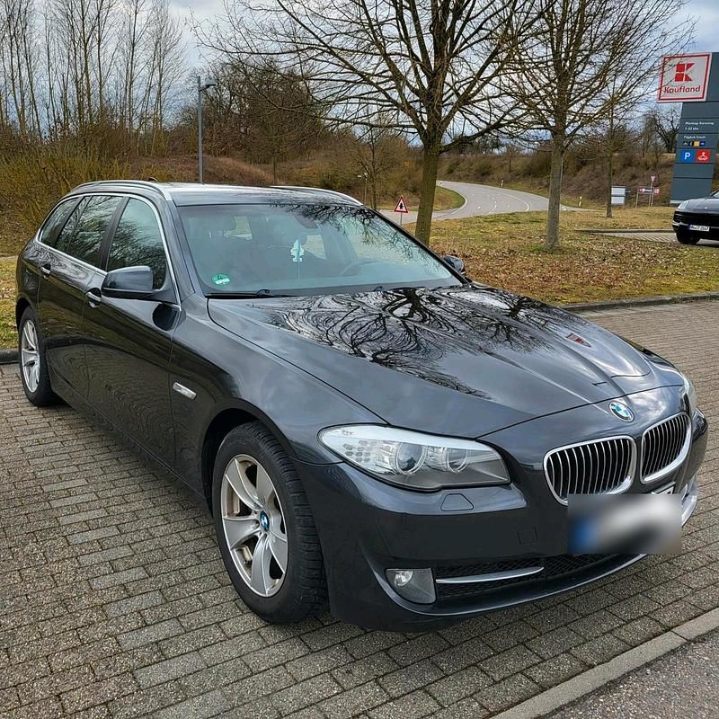 Gebraucht BMW 520 184 PS (135 kW) 2012 Schwarz Kombi