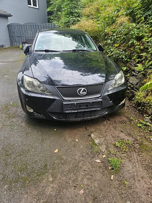 Schwarz Gebraucht 2006 Lexus IS220 Limousine | 1.700 € - Bild 1/4