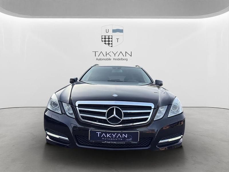 Gebraucht Mercedes E220 170 PS (125 kW) 2013 Schwarz Kombi