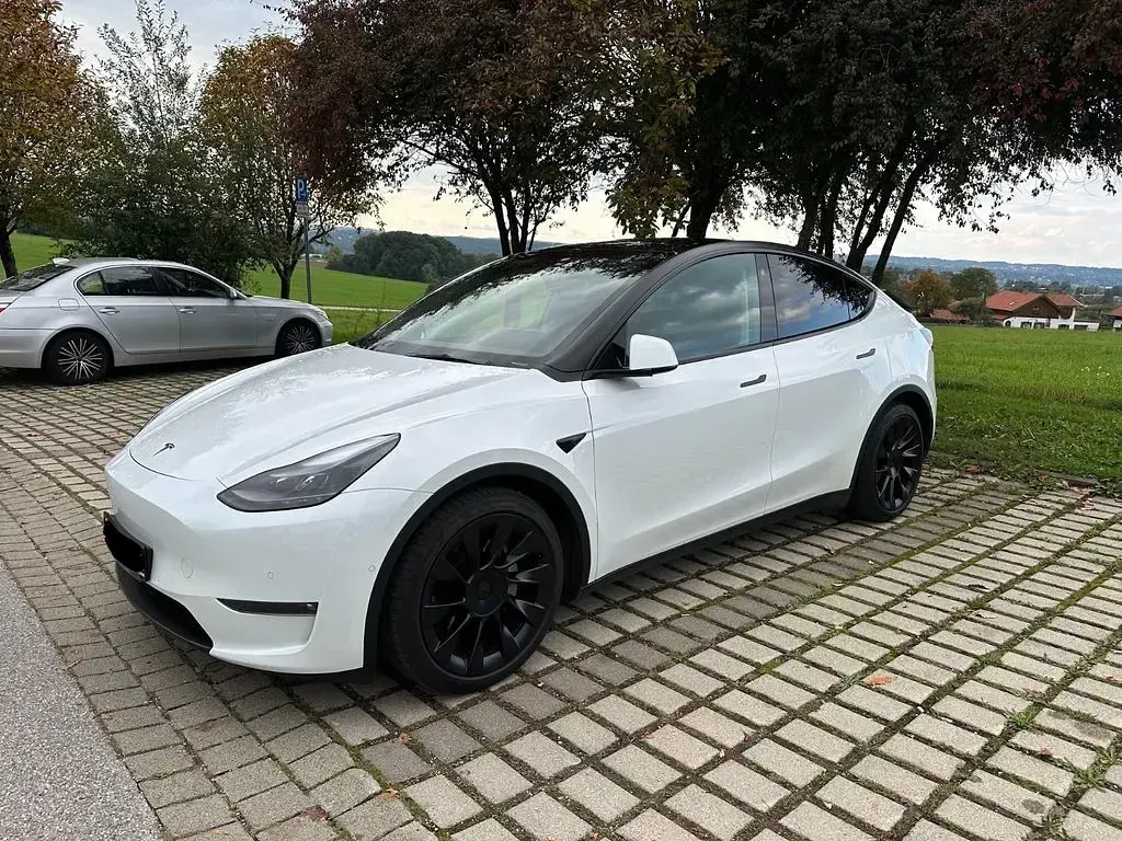 Gebraucht Tesla Model Y 274 kW (373 PS) 2022 Weiß SUV