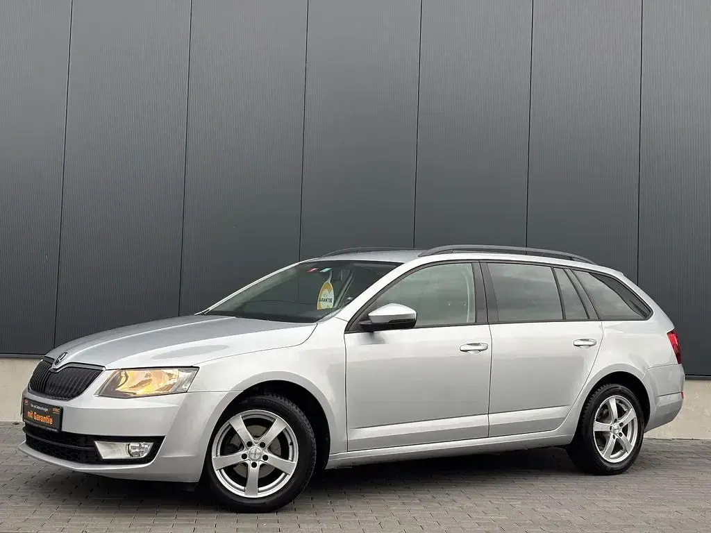 Gebraucht Skoda Octavia Ambition 110 PS (80 kW) 2016 Silber Kombi