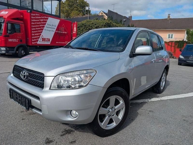 Silber Gebraucht 2008 Toyota RAV4 Sol SUV | 7.380 € (Fairer Preis) - Bild 1/4