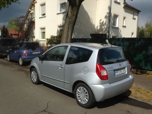 Gebraucht Citroën C2 Comfort 73 PS (53 kW) 2007 Silber metallic Kleinwagen