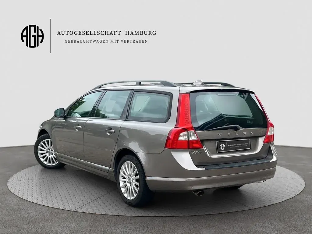 Gebraucht Volvo V70 Momentum 145 PS (106 kW) 2008 Grau Kombi