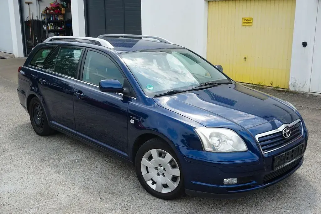 Gebraucht Toyota Avensis Sol 129 PS (94 kW) 2003 Blau Kombi
