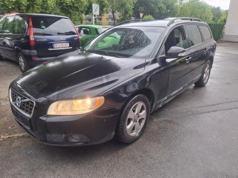 Schwarz Gebraucht 2010 Volvo V70 Kombi | 1.850 € (Superpreis) - Bild 1/4