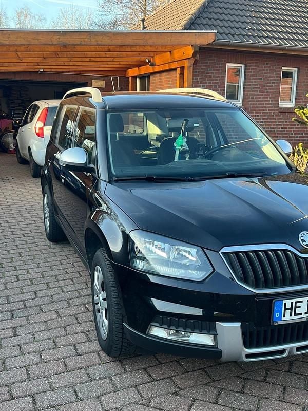Gebraucht Skoda Yeti 105 PS (77 kW) 2015 Schwarz SUV