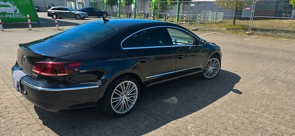 Second-hand VW CC 140 CP (102 kW) 2012 Negru Berlinǎ