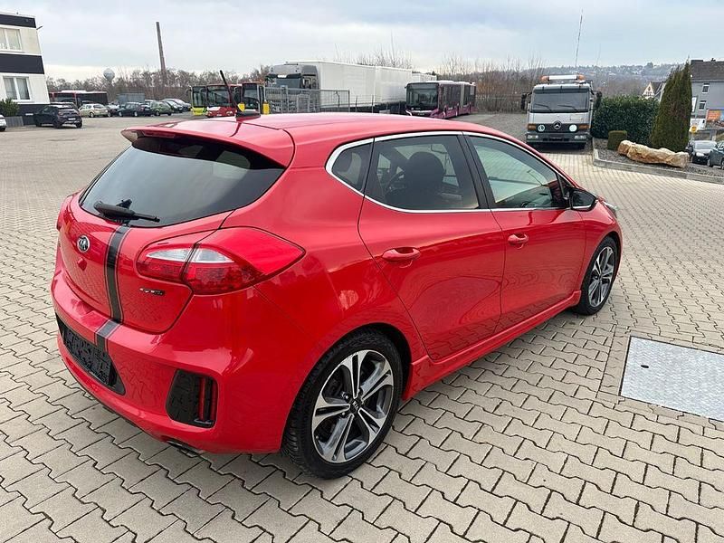 Gebraucht Kia Ceed GT GT-Line 120 PS (88 kW) 2016 (frd) track red Limousine