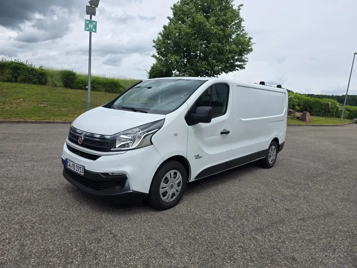 Gebraucht Fiat Talento 146 PS (107 kW) 2017 Weiß Van / Kleinbus