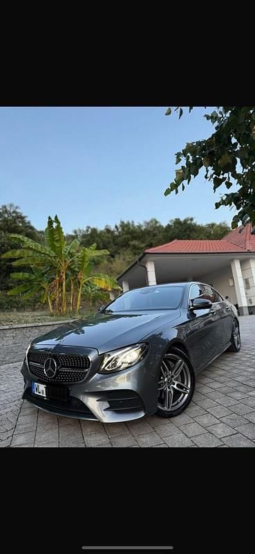 Grau Gebraucht 2017 Mercedes 350 Limousine | 28.500 € (Etwas zu teuer) - Bild 1/4