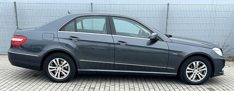 Gebraucht Mercedes E250 204 PS (150 kW) 2009 Grau Limousine