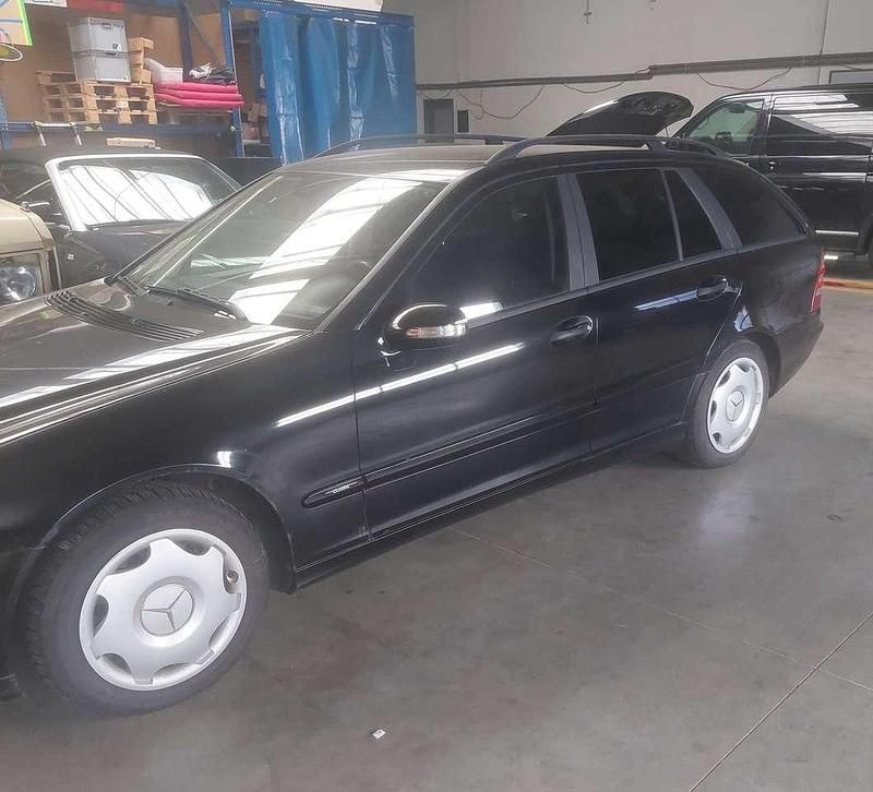 Gebraucht Mercedes C200 Classic 122 PS (89 kW) 2004 Schwarz Kombi