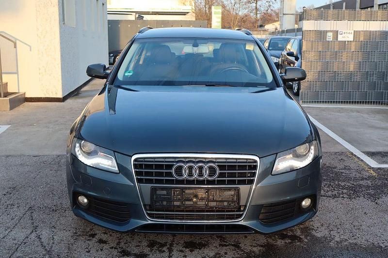 Gebraucht Audi A4 Attraction 179 PS (131 kW) 2011 Grau Kombi