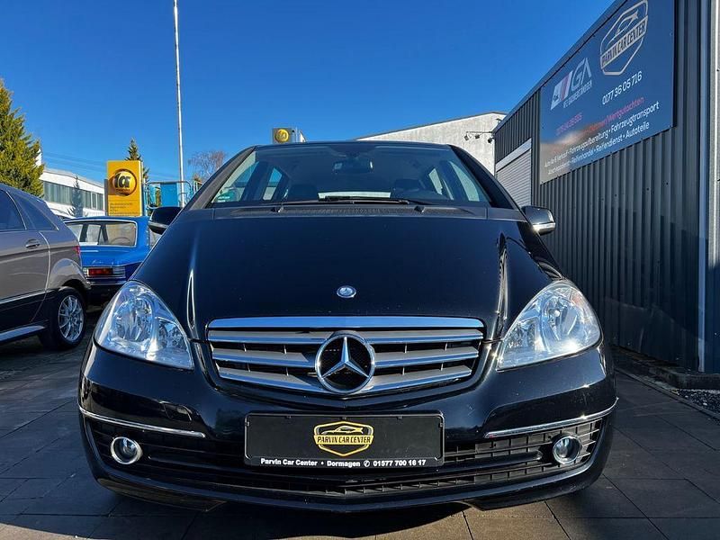 Gebraucht Mercedes A160 95 PS (69 kW) 2010 Schwarz Limousine