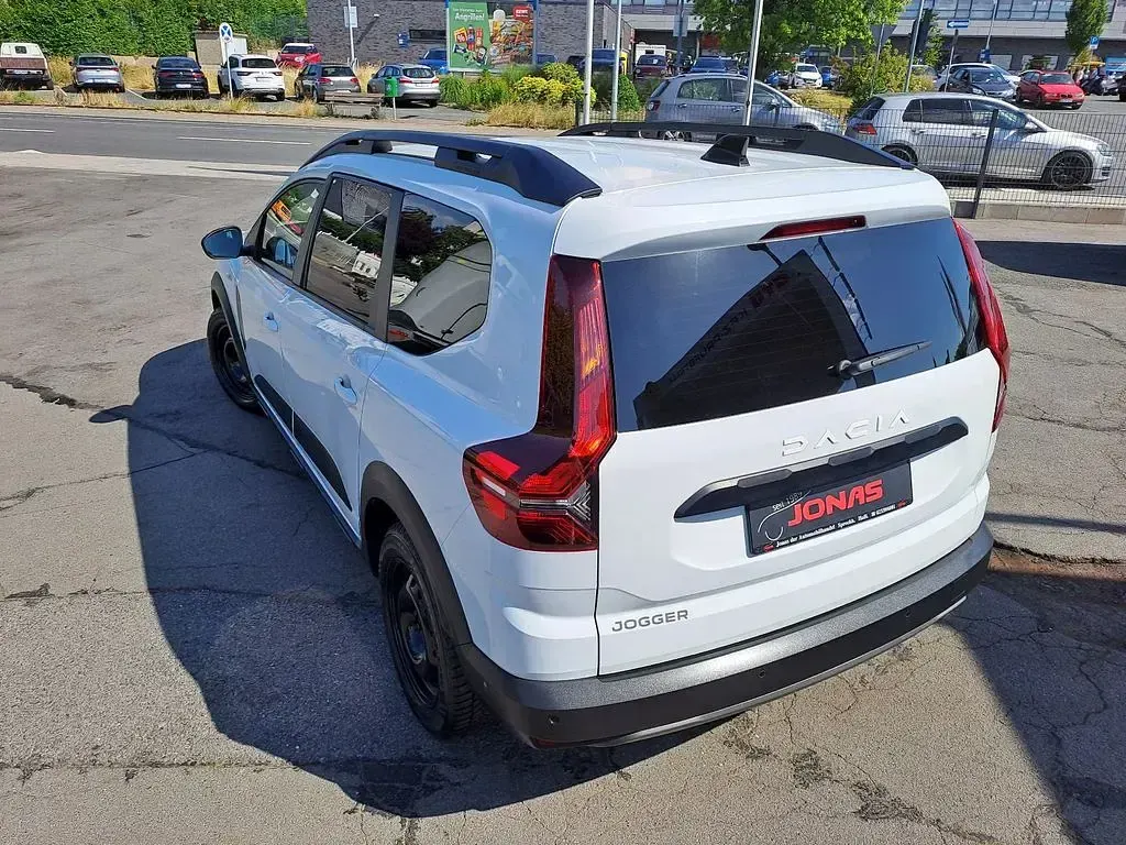 Gebraucht Dacia Jogger Extreme 91 PS (66 kW) 2023 Weiß Van / Kleinbus