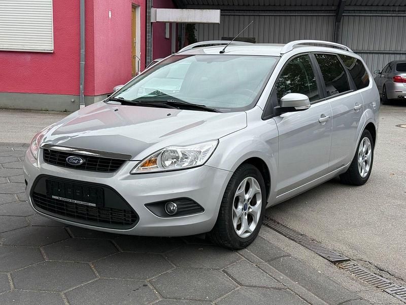 Silber Gebraucht 2011 Ford Focus Viva Kombi | 1.999 € (Fairer Preis) - Bild 1/4