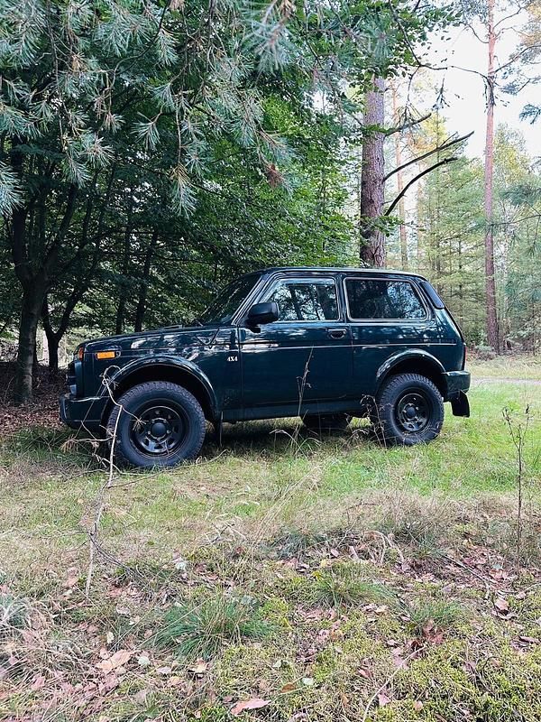 Gebraucht Lada Urban 83 PS (61 kW) 2018 Grün SUV