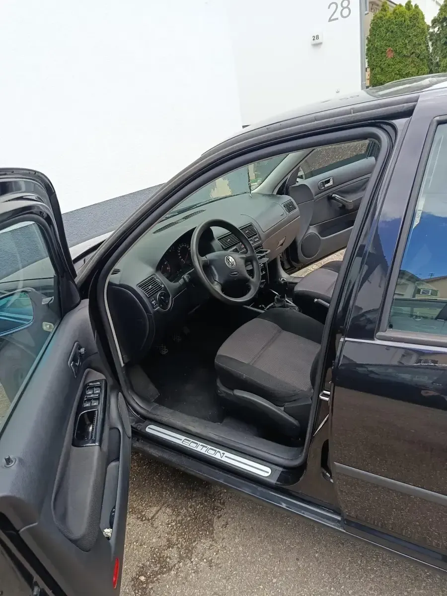 Gebraucht VW Golf IV Edition 103 PS (75 kW) 2001 Schwarz Limousine