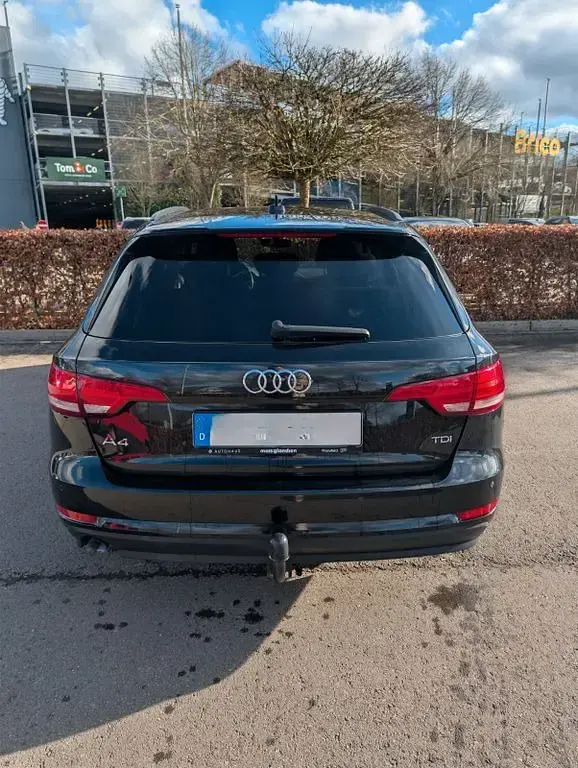 Używany Audi A4 Ambiente 150 KM (110 kW) 2017 Czarny Kombi
