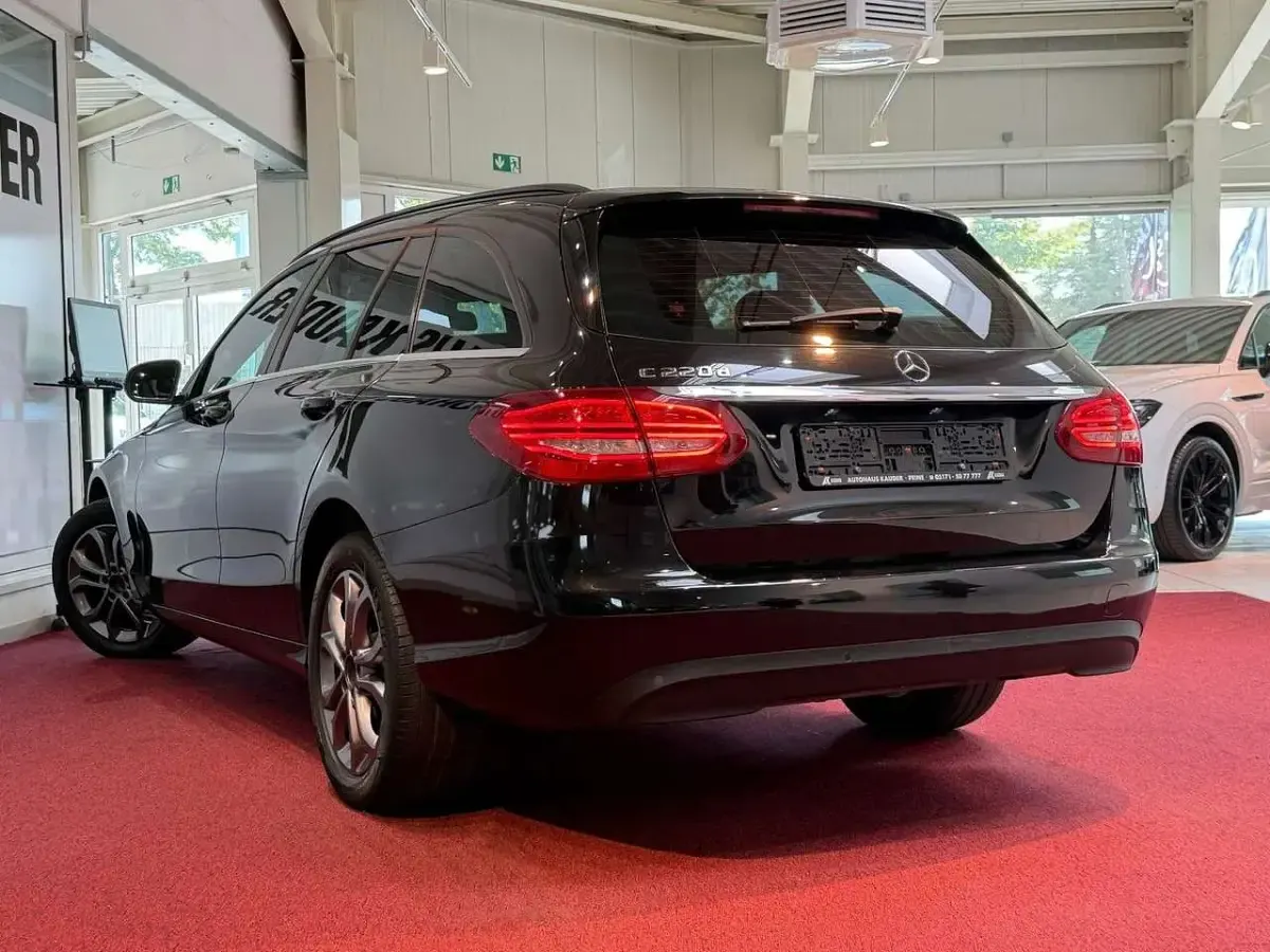 Gebraucht Mercedes C220 170 PS (125 kW) 2018 Schwarz Kombi
