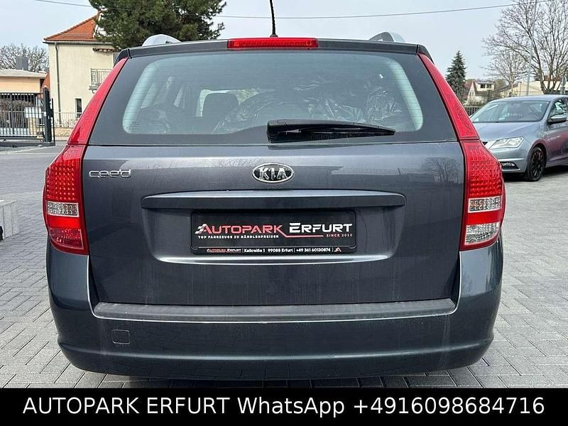 Gebraucht Kia Ceed 109 PS (80 kW) 2010 Grau Kleinwagen