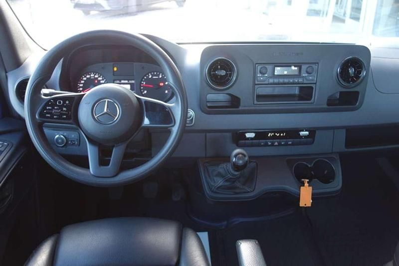 Gebraucht Mercedes Sprinter 150 PS (110 kW) 2022 Blau Van