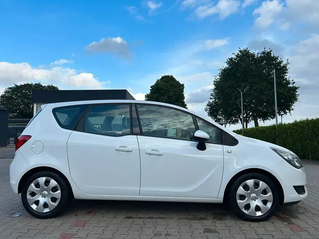 Gebraucht Opel Meriva 110 PS (80 kW) 2016 Weiß Van / Kleinbus